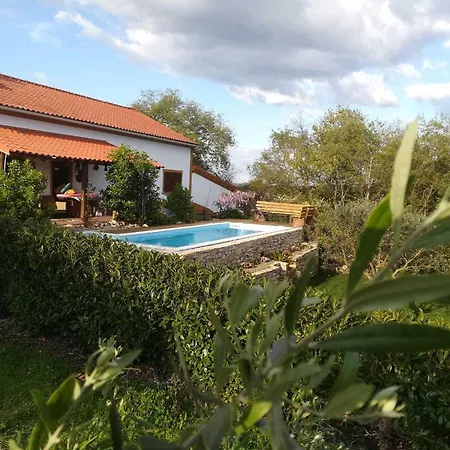 Carcavelos With Pool, Cleaning Included *
